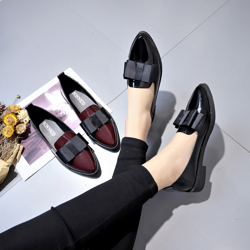 Mocassini a Punta in Pelle Ver - Womens Heels recensione e prezzo